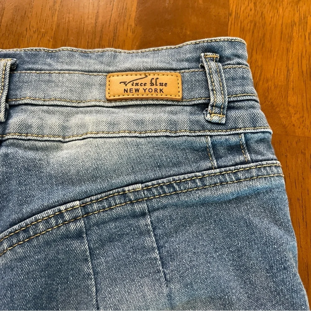 Vince‎ Blue New York women Distressed Denim Short Size 7